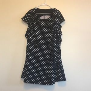 Adorable black and white dress with pockets